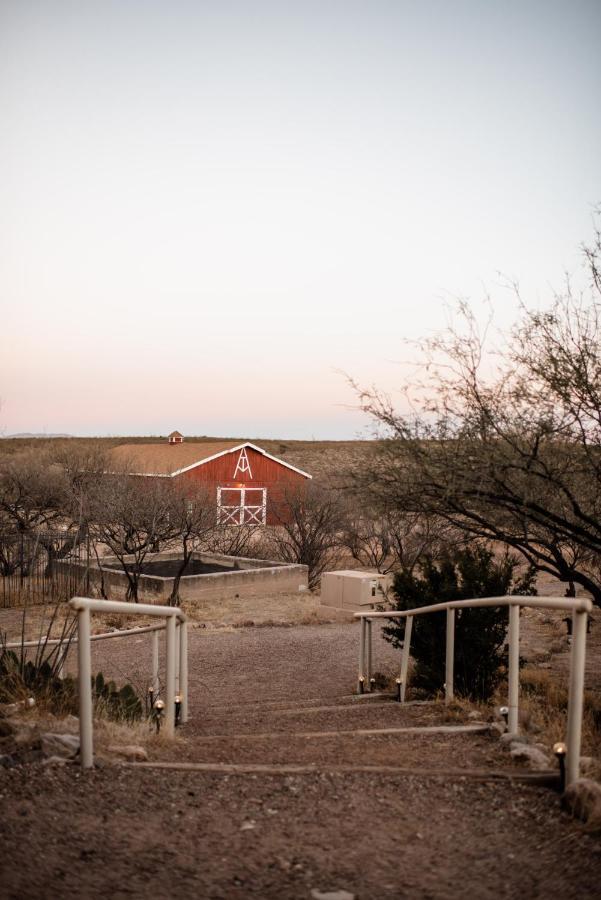 Tombstone Monument Guest Ranch Hotell Exteriör bild